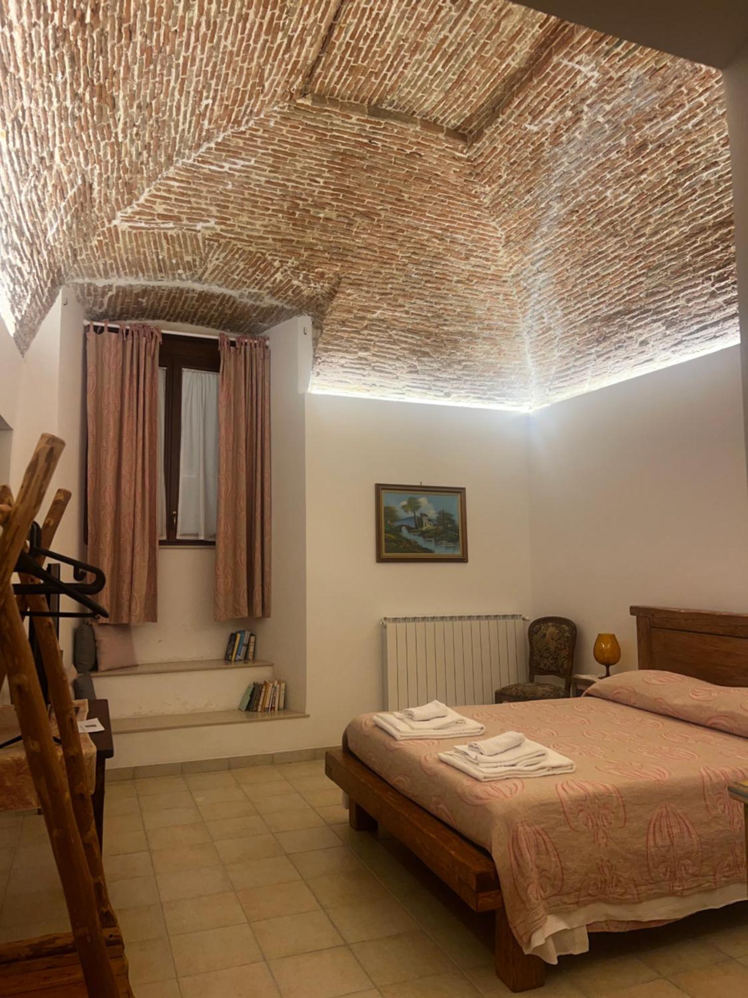 Vadolibera House Appartement LʼAquila Buitenkant foto