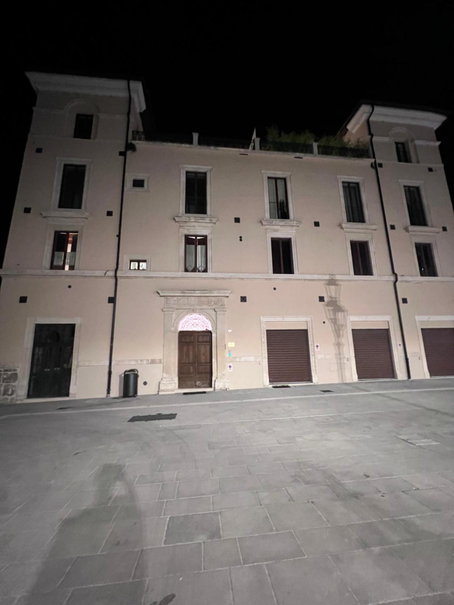 Vadolibera House Appartement LʼAquila Buitenkant foto
